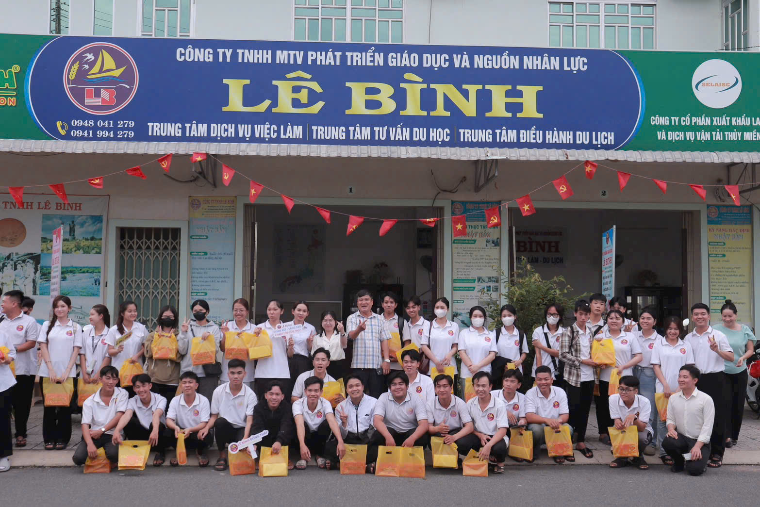 CTY TNHH MTV PHÁT TRIỀN VÀ GIÁO DỤC NGUỒN NHÂN LỰC LÊ BÌNH